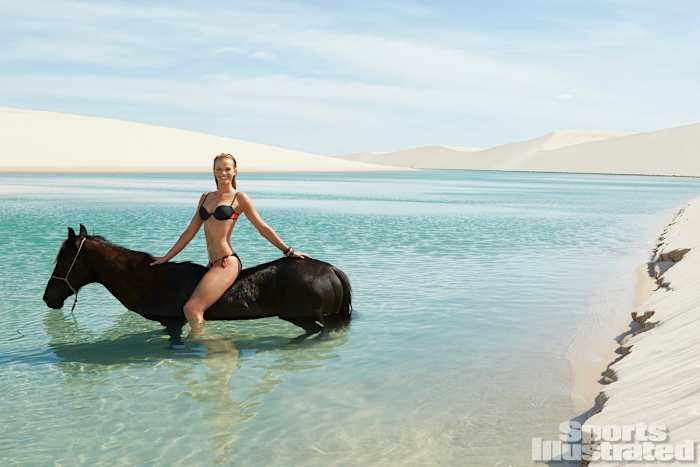 anne v 2014 web photo op44-81700-rawfinalw.jpg